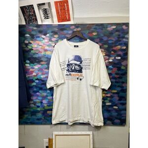 Akademiks Vintage Graphic T-Shirt White XXL Spy-Core Scuba Diver Streetwear Tee